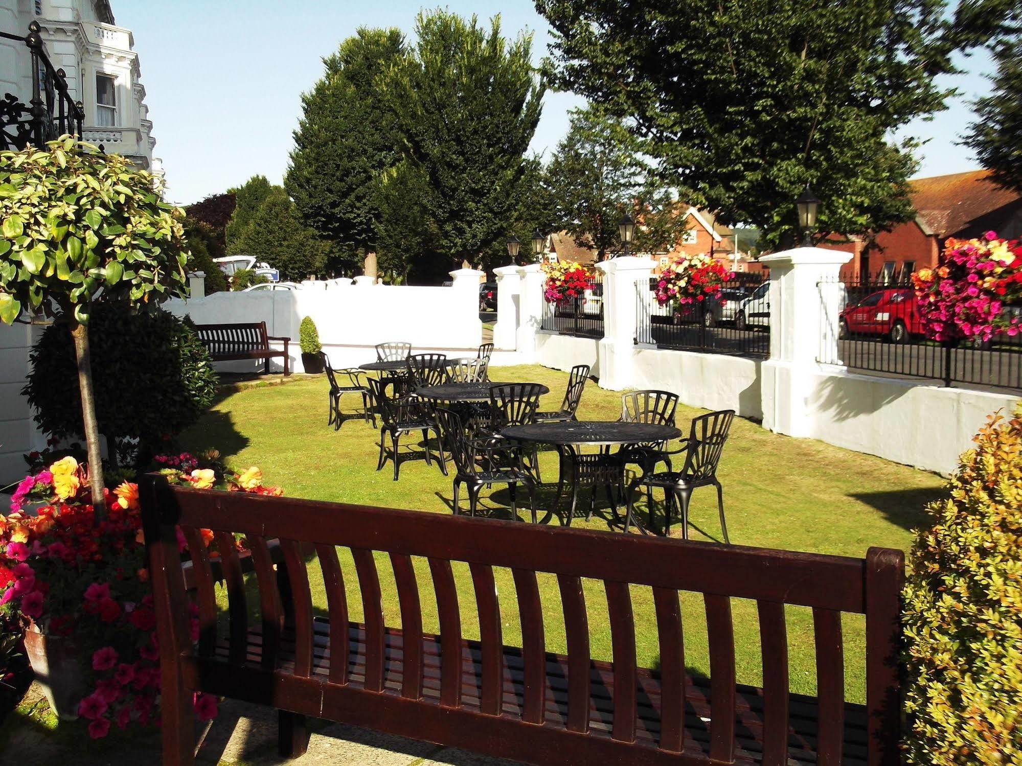 Devonshire Park Hotel Eastbourne Exteriör bild