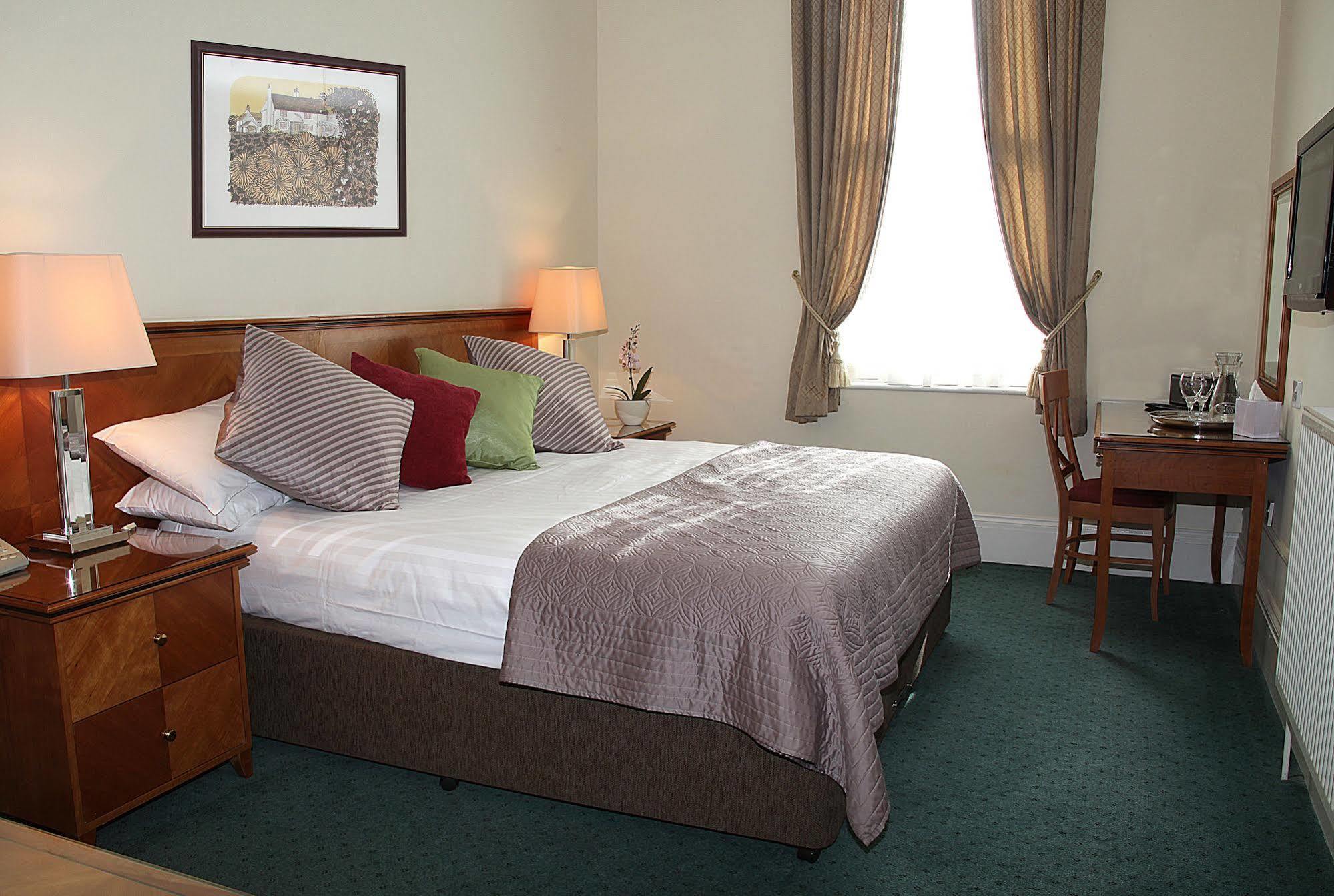 Devonshire Park Hotel Eastbourne Exteriör bild
